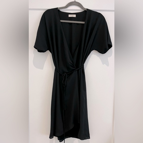 Classic Babaton Wallace Wrap Dress - Picture 4 of 8